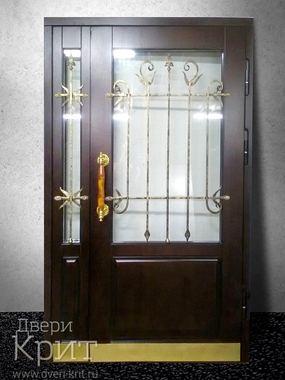Дверь со стеклопакетом и решеткой